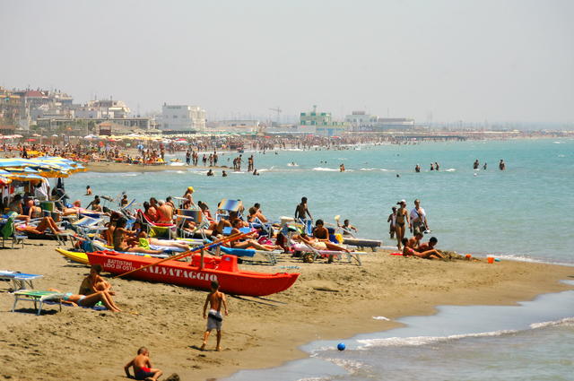 Пляжи в Остия (Ostia) Пляжи в Остия (Ostia)